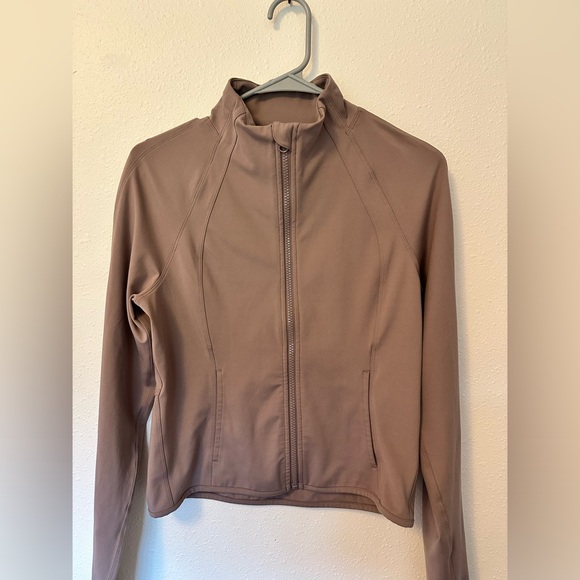 Workout top - Picture 2 of 6